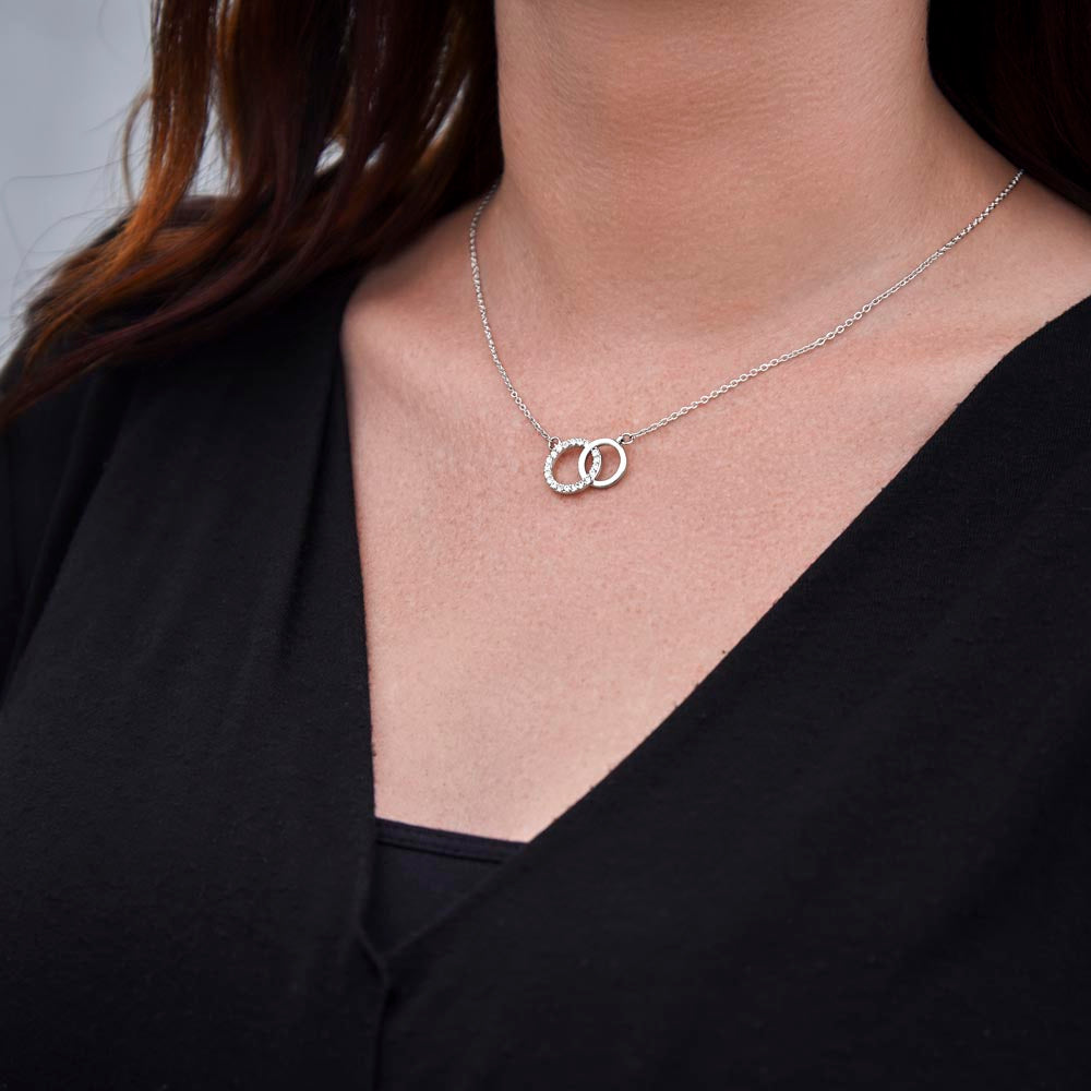 Classy Interlocking Necklace for any Occasion
